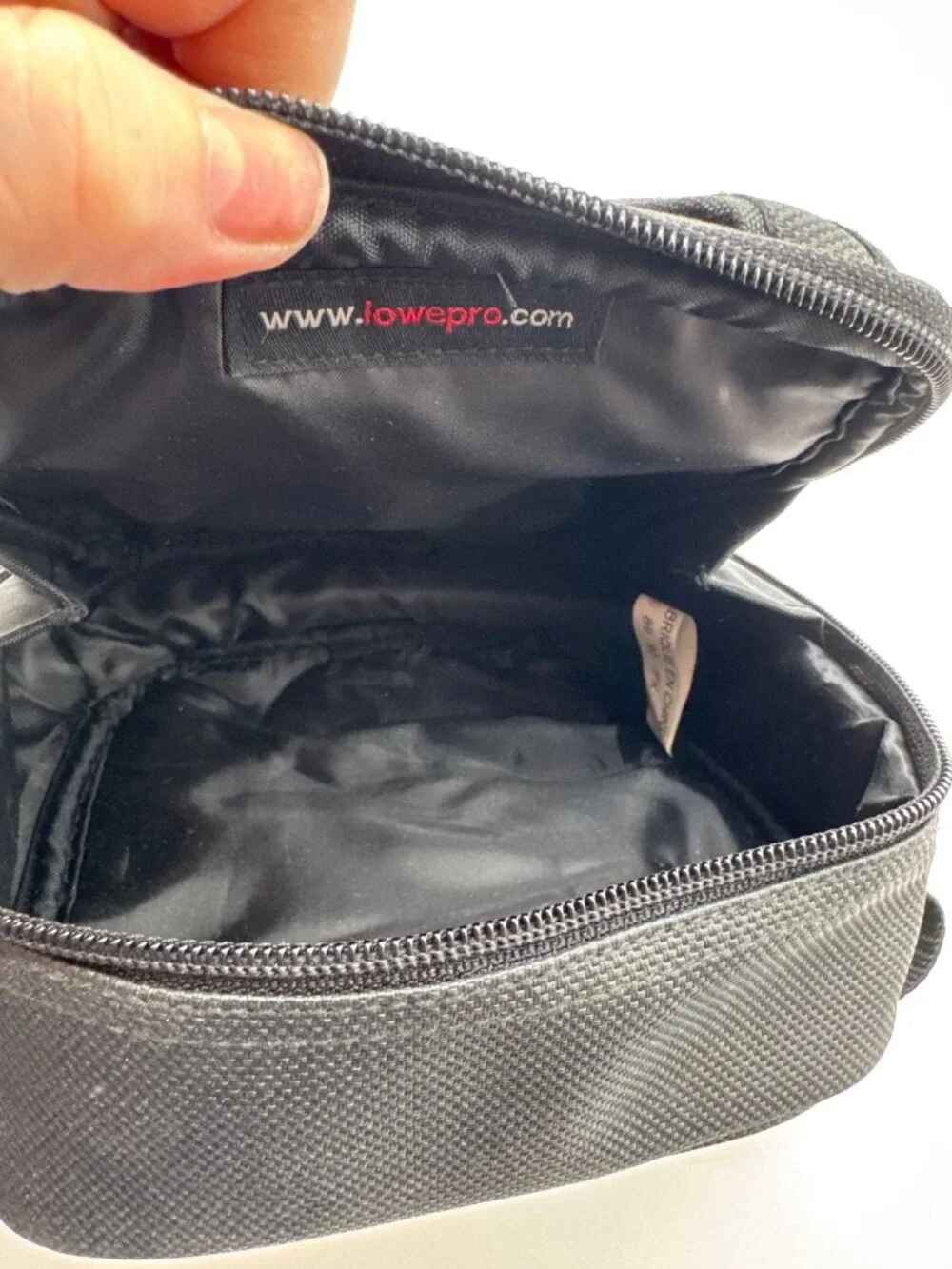 Lowepro VS 30 Black Compact Camera Bag With Adjustable Strap & Zippered Compartm